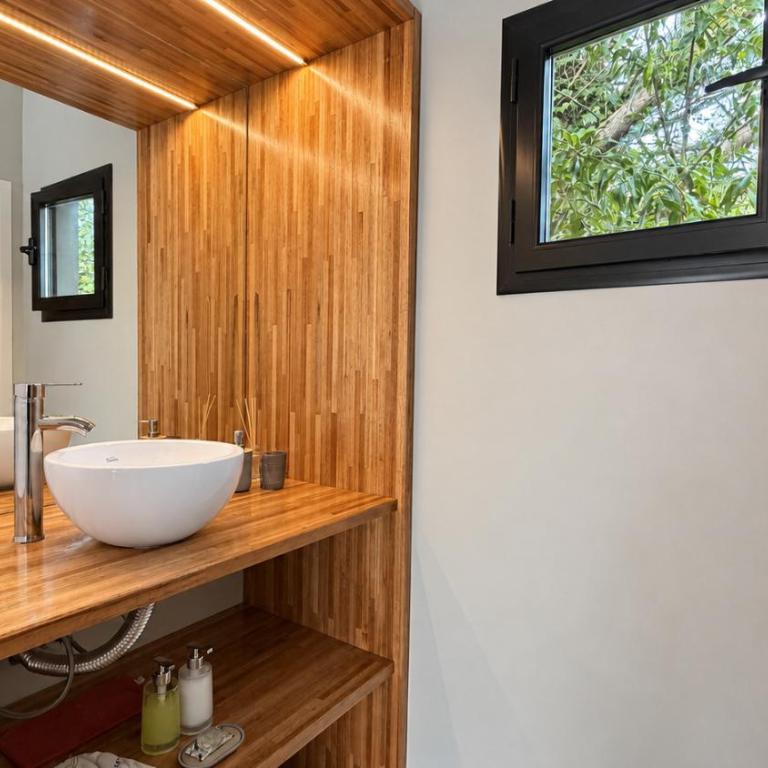 Cabin 2 - Casa en complejo para 2 personas con parrilla y pileta en Acantilados - Hola SurHola Sur - Estudio - 8