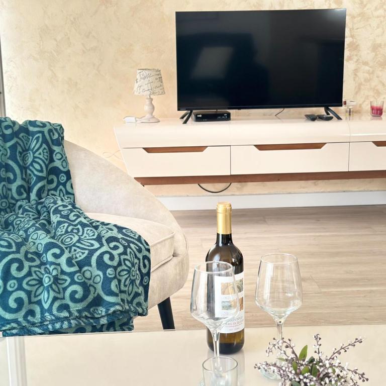 Apartments Teodo - Apartman s 1 Spavaćom Sobom i Balkonom - 5