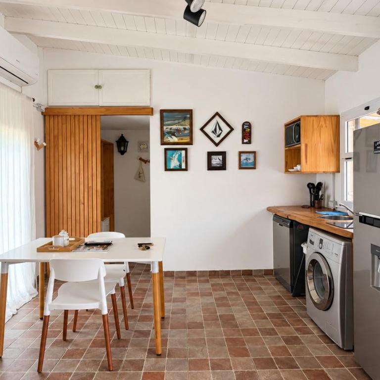 Cabin 3 - Casa en complejo para 2 personas con parrilla y pileta en Acantilados - Hola Sur - Estudio - 1