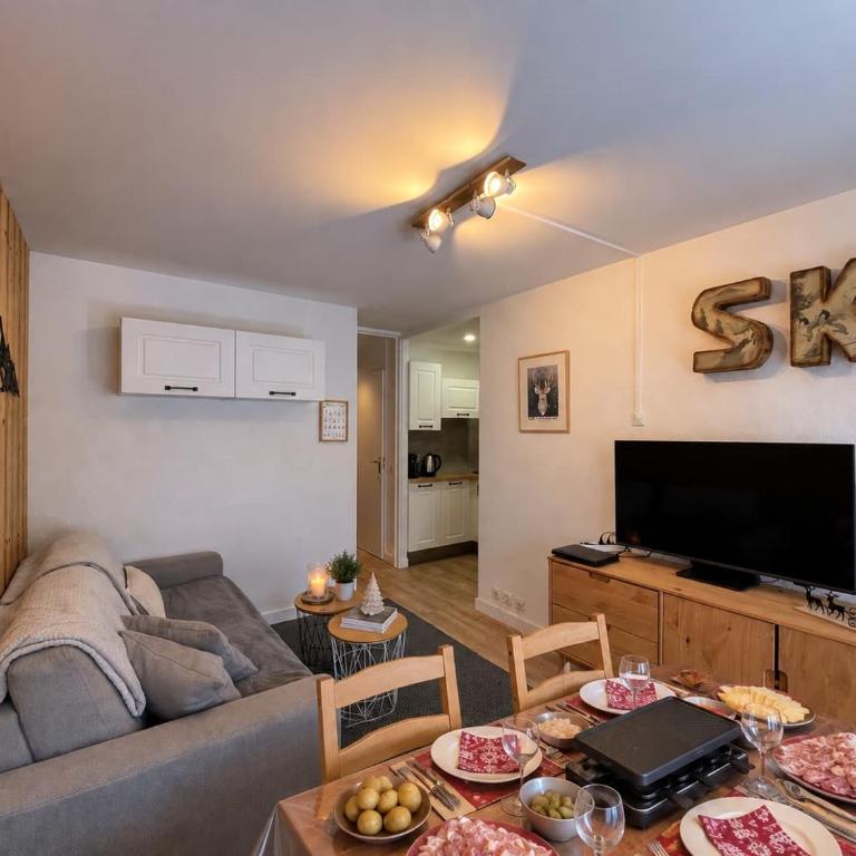 Studio fraîchement rénové proche pistes - Studio Apartment with Balcony - 1