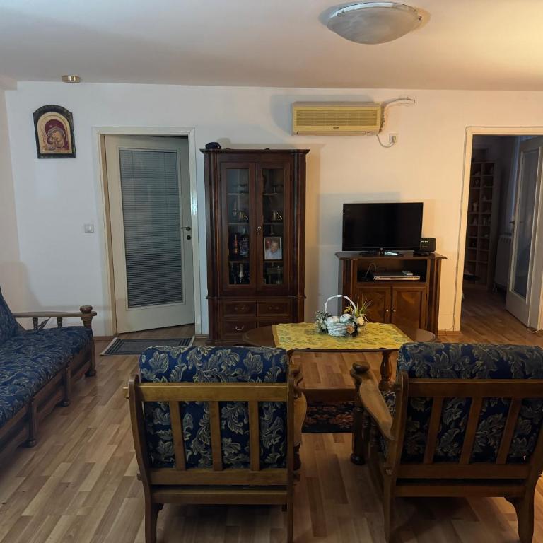 Zemun Old Town Apartment - Deluxe-Apartment mit 2 Schlafzimmern und Gartenblick - 6