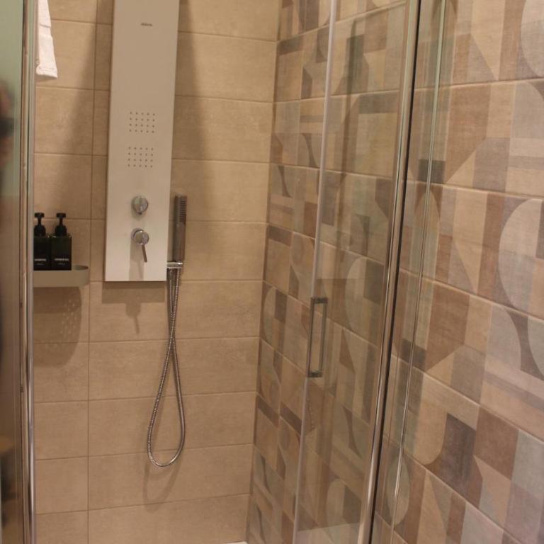 Casa Me - Camera Matrimoniale con Bagno Privato - 7