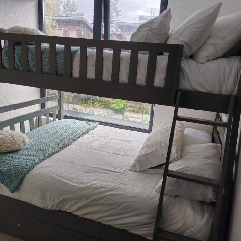HOM 2-bed 3 min from the lake Heated pool gym - Apartment - 13