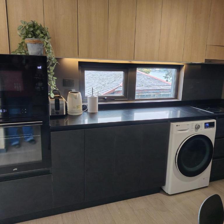 HOM 2-bed 3 min from the lake Heated pool gym - Apartment - 16