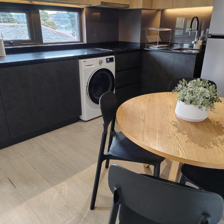HOM 2-bed 3 min from the lake Heated pool gym - Apartment - 29