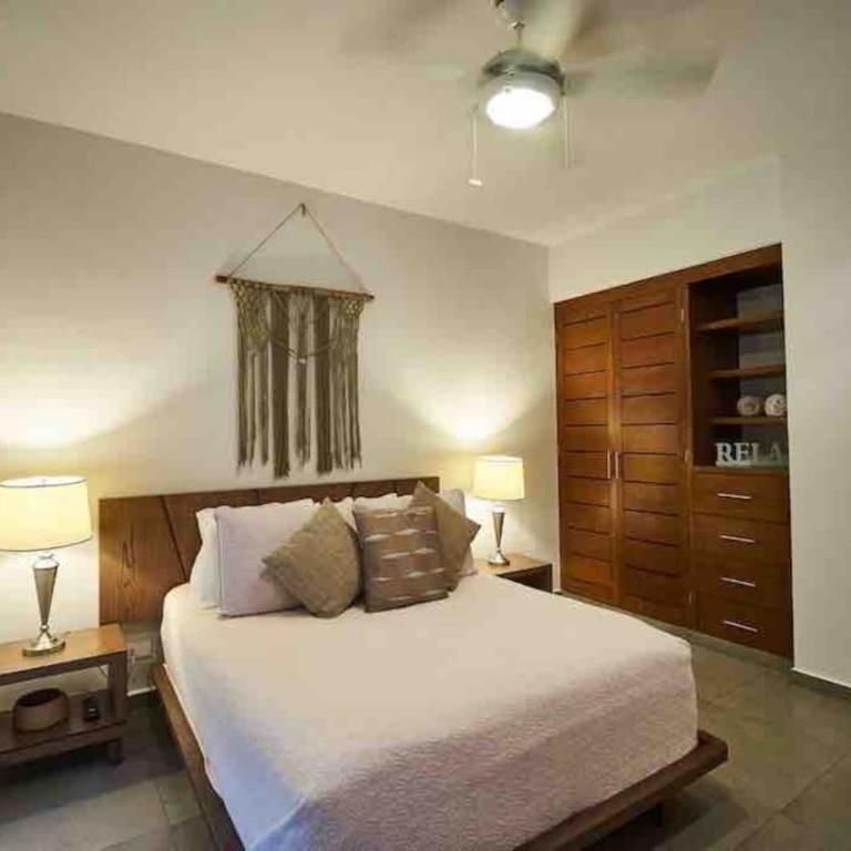 Boho Chic poolside Condo 7 min to the Beach & Town - Apartamento - 21