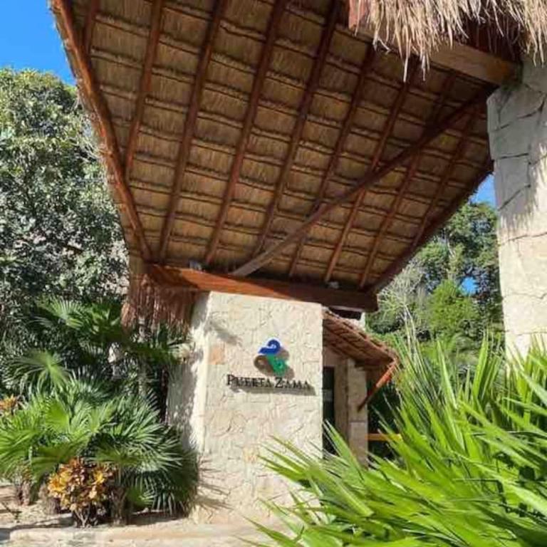 Boho Chic poolside Condo 7 min to the Beach & Town - Apartamento - 35
