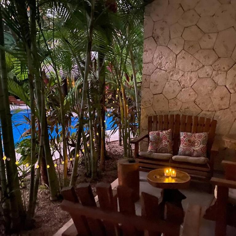 Boho Chic poolside Condo 7 min to the Beach & Town - Apartamento - 29