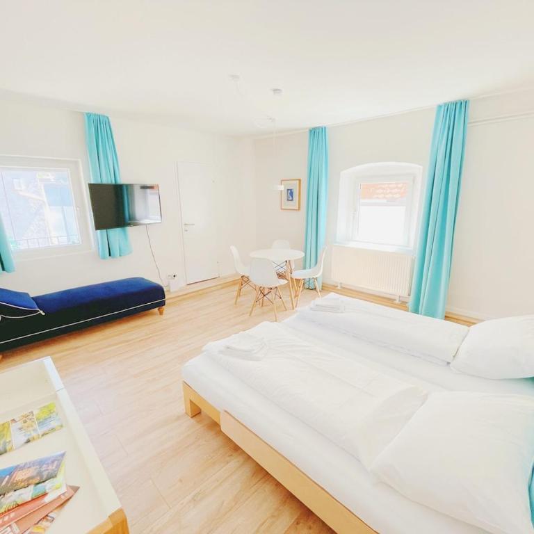 NOOR Bright Studio Balcony Parking OptionNOOR Bright Studio Balcony Parking Option - One-Bedroom Apartment - 4