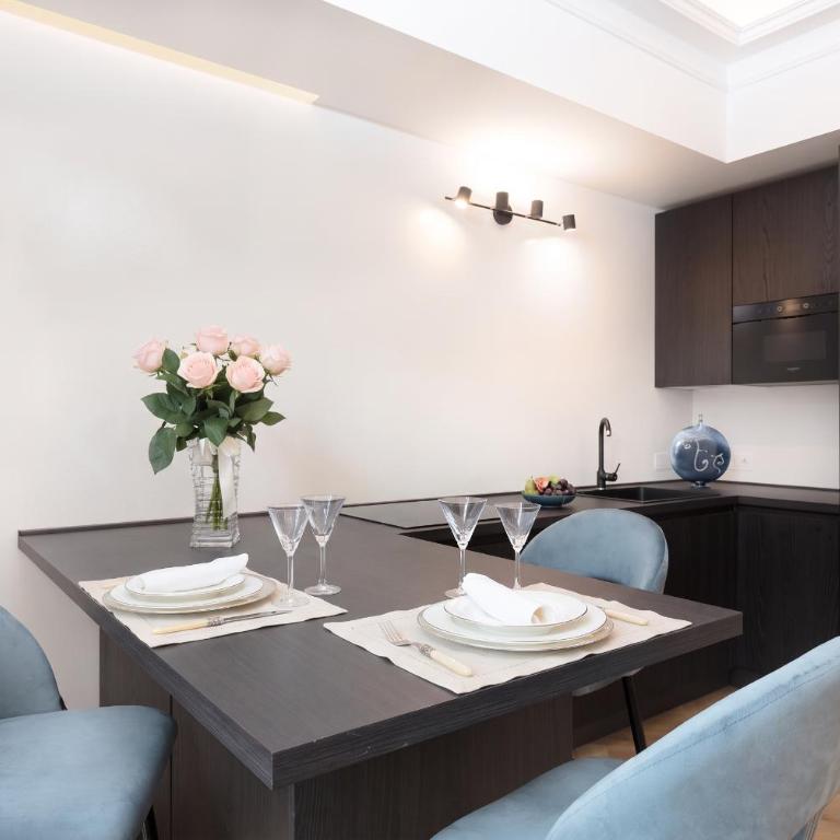 VillaNoa Luxury Stay - Queen Suite with Spa Bath - 6