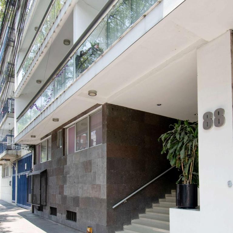Massive rooftop terrace steps from everything - Apartment mit 2 Schlafzimmern - 70