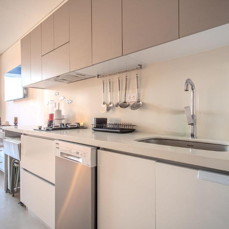 Apto de Lujo con Balcón y Vista Unica Cerca al Mar - One-Bedroom Apartment - 16