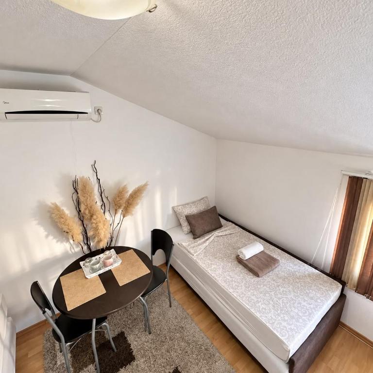 Neretva Apartments - One-Bedroom Apartment - 1