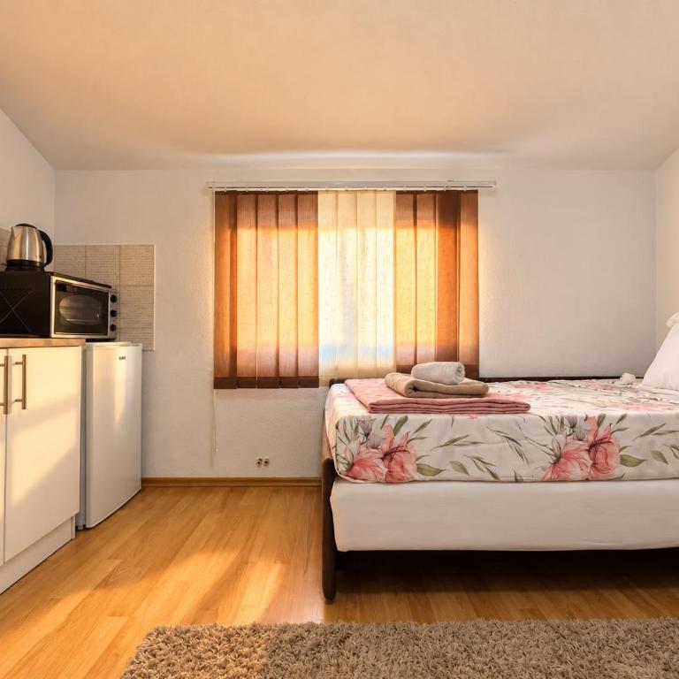Neretva Apartments - One-Bedroom Apartment - 8