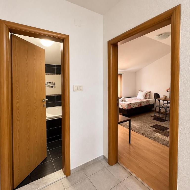 Neretva Apartments - One-Bedroom Apartment - 21