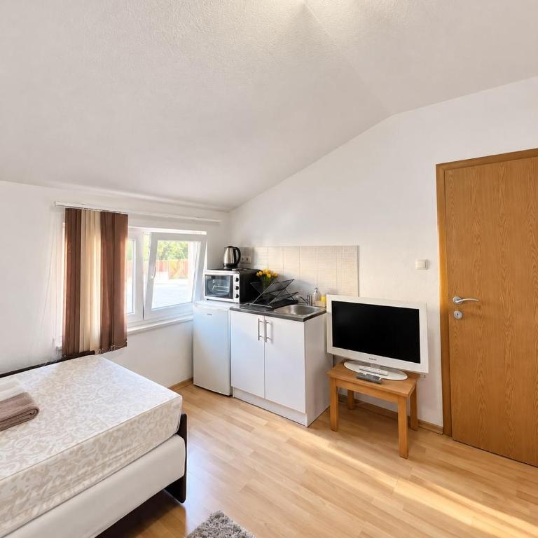 Neretva Apartments - One-Bedroom Apartment - 22