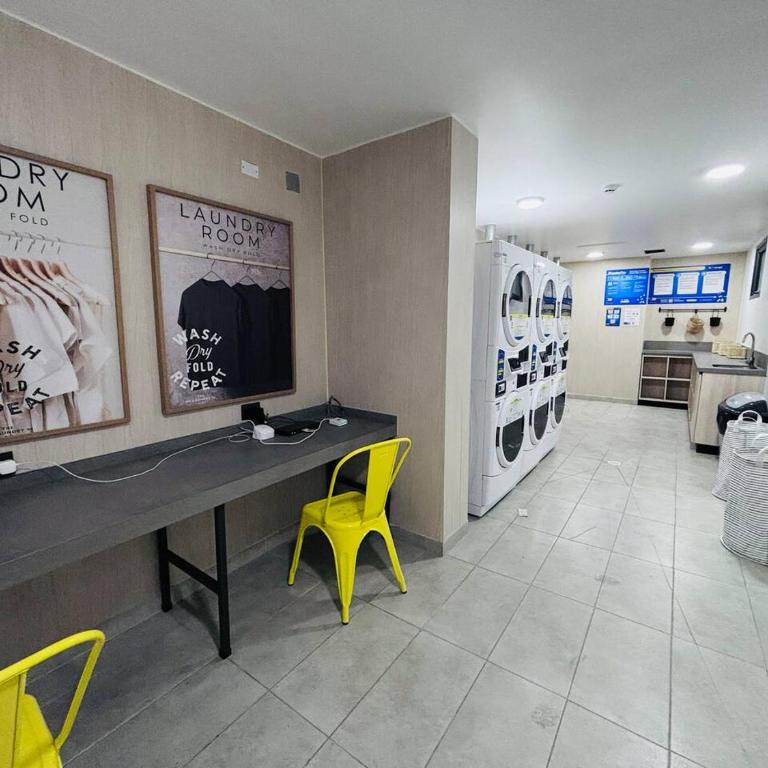 Depto. 2 Dormitorio y 2 baños, AC, parking, Ñuñoa - Apartamento - 32