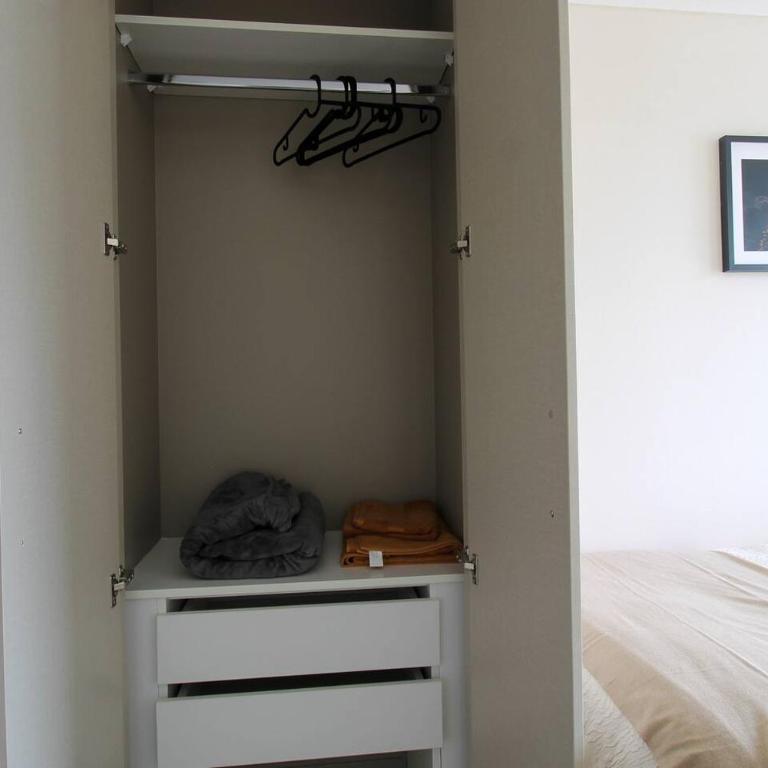 Depto. 2 Dormitorio y 2 baños, AC, parking, Ñuñoa - Apartamento - 45