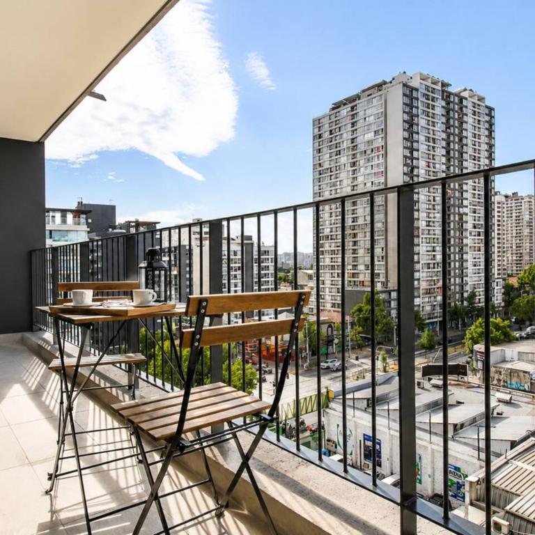 Depto. 2 Dormitorio y 2 baños, AC, parking, Ñuñoa - Apartamento - 50