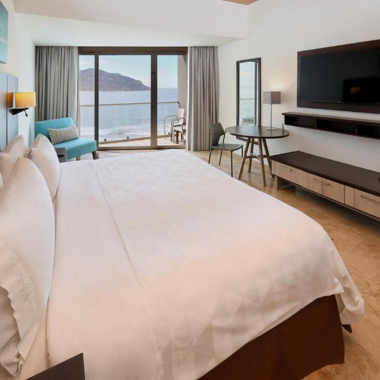 Holiday Inn Resort Mazatlan by IHG - Suite con cama extragrande - 4