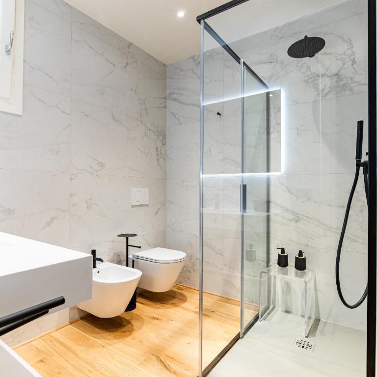 L'Essenziale Fronte Mura, Luxury stay in Lucca city center with private parking - Two-Bedroom Apartment - 22