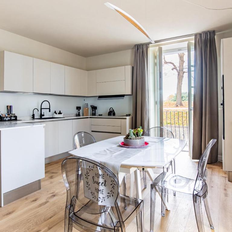 L'Essenziale Fronte Mura, Luxury stay in Lucca city center with private parking - Two-Bedroom Apartment - 1