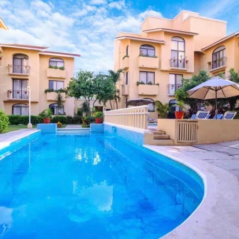 Ground Floor Apartment in Cancún with beach access & Pool - Apartamento de 2 dormitorios con vistas a la piscina - 1