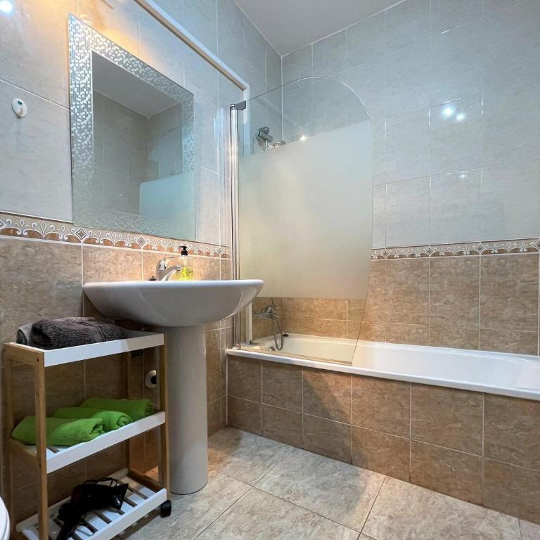 Coastal Family Apartment in Roquetas de Mar - One-Bedroom Apartment - 19