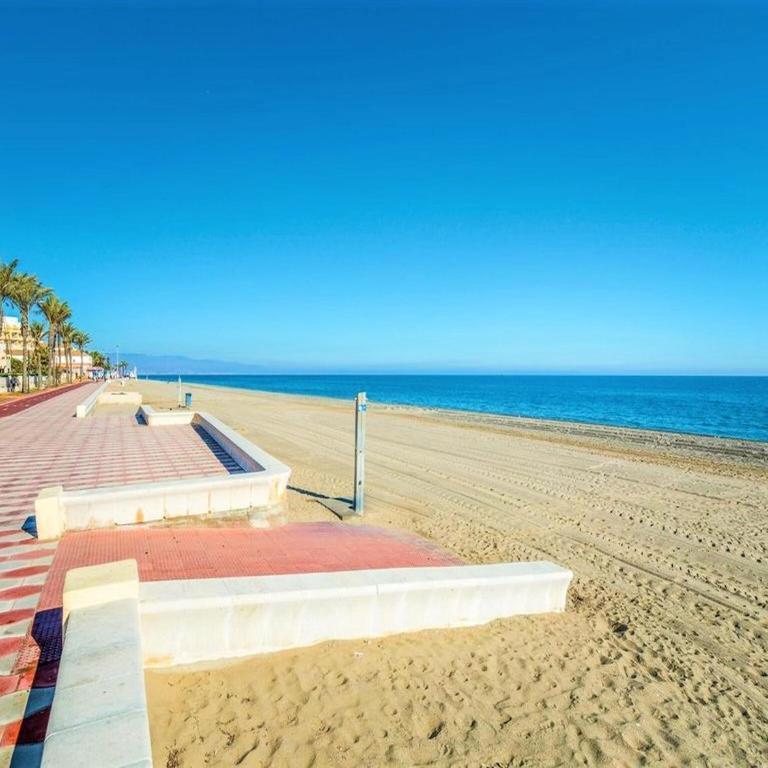 Coastal Family Apartment in Roquetas de Mar - One-Bedroom Apartment - 32