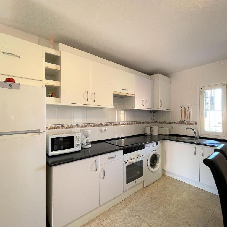 Coastal Family Apartment in Roquetas de Mar - One-Bedroom Apartment - 14