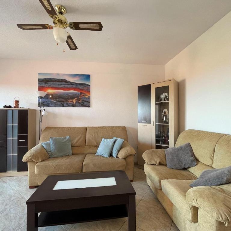 Coastal Family Apartment in Roquetas de Mar - One-Bedroom Apartment - 18
