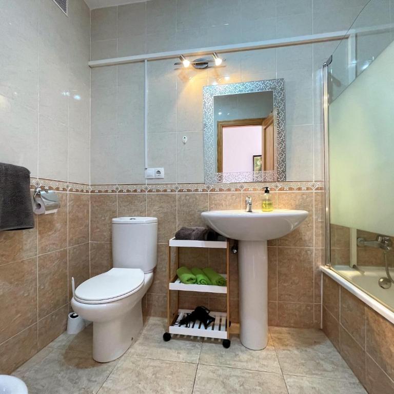 Coastal Family Apartment in Roquetas de Mar - One-Bedroom Apartment - 20