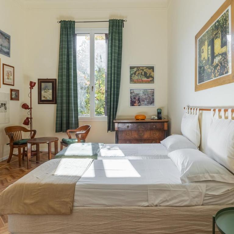 Italy Prestigious Guest House - Camera Matrimoniale/Doppia con Letti Singoli con Bagno Privato Esterno - 1