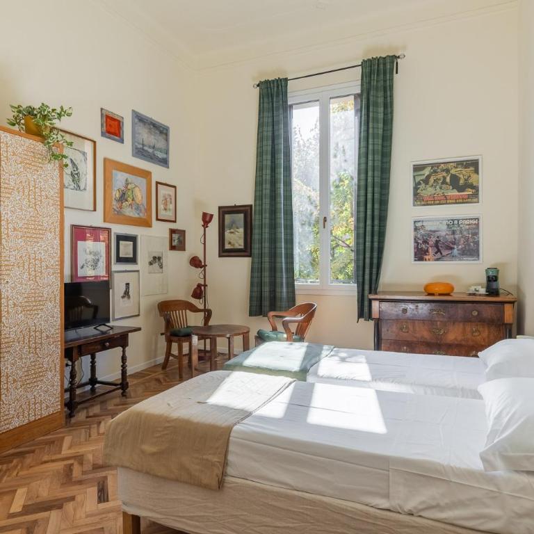 Italy Prestigious Guest House - Camera Matrimoniale/Doppia con Letti Singoli con Bagno Privato Esterno - 2