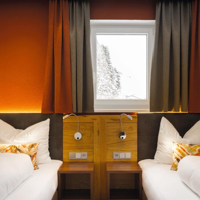 Lux Appartements - Apartment mit 3 Schlafzimmern und Balkon - 5