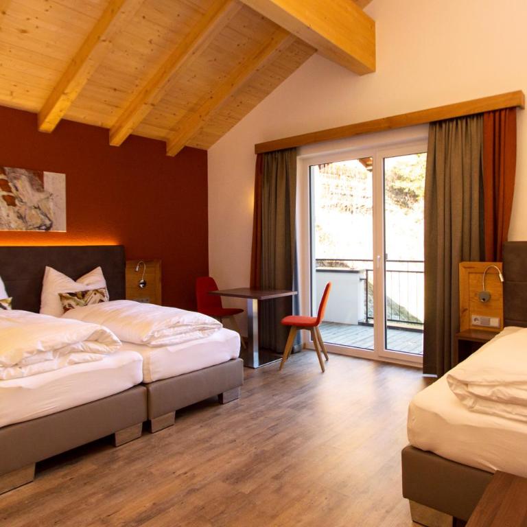 Lux Appartements - Apartment mit 2 Schlafzimmern und Balkon - 1
