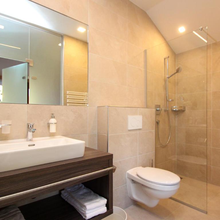 Lux Appartements - Apartment mit 2 Schlafzimmern und Balkon - 2