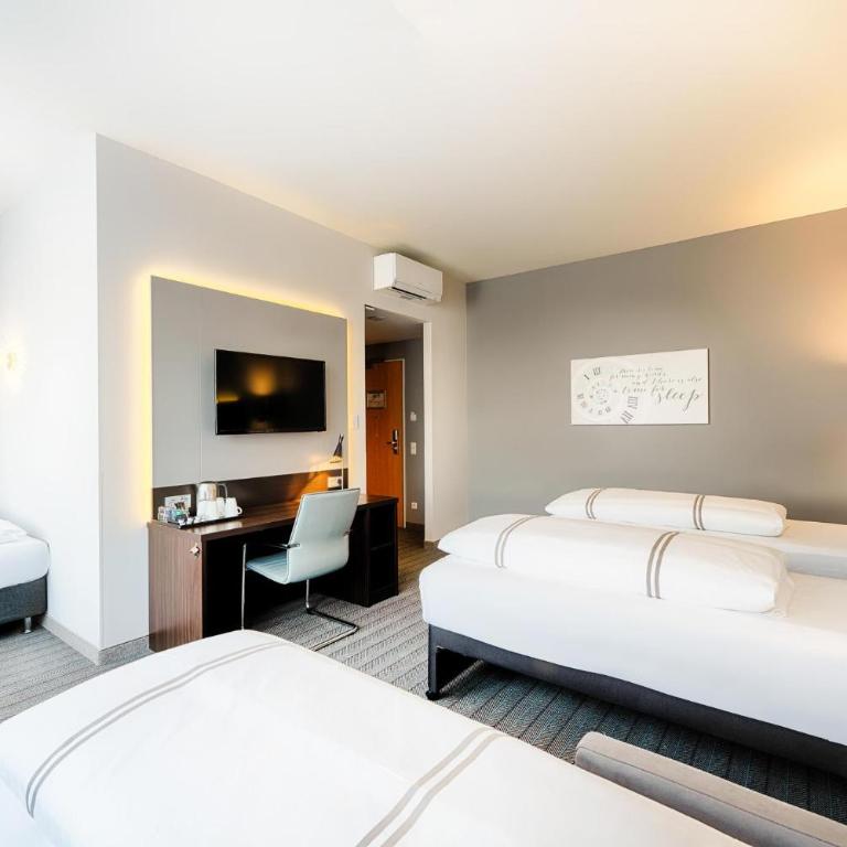 Premier Inn München City Ost - Quadruple Family Room - 6