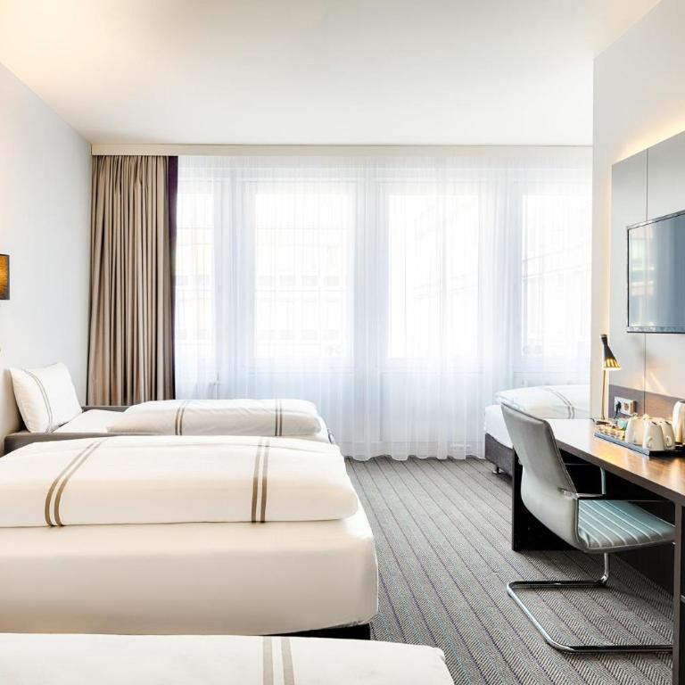 Premier Inn München City Ost - Quadruple Family Room - 9