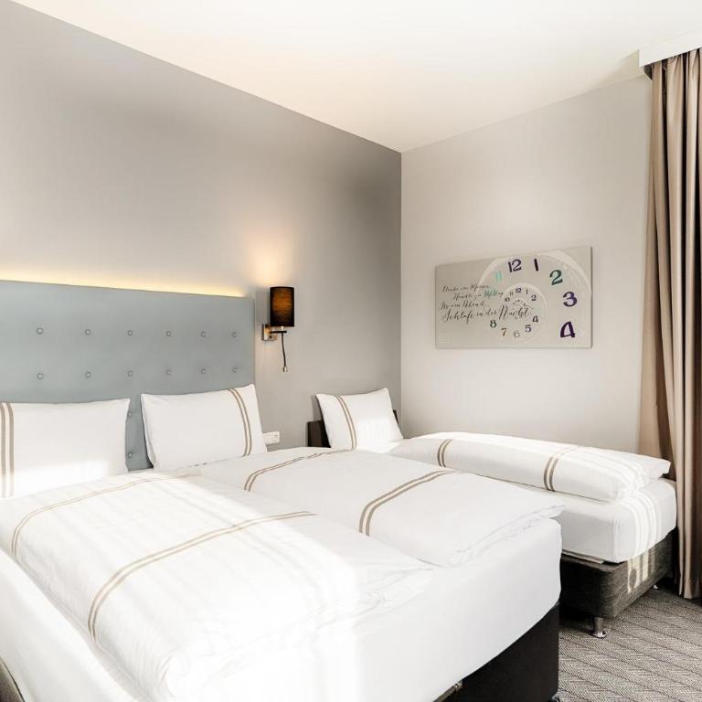 Premier Inn München City Ost - Triple family room - 8
