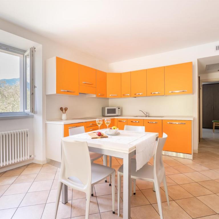 Residence La Vigna - Apartment with Pool View and Balcony (4 Adults) - 3