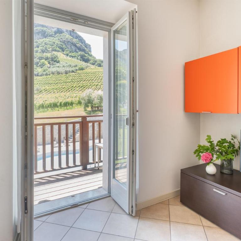 Residence La Vigna - Apartment with Pool View and Balcony (4 Adults) - 1