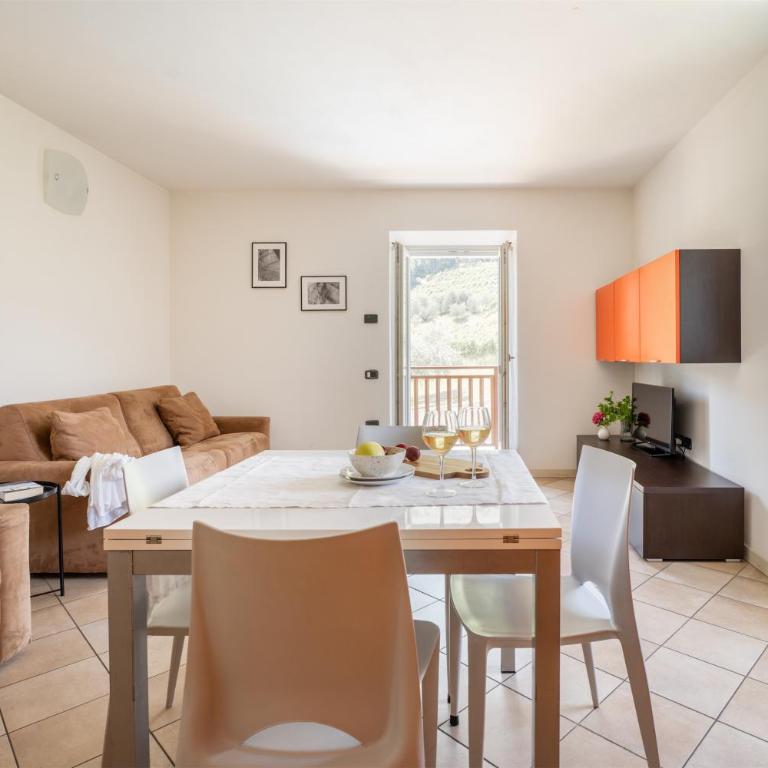 Residence La Vigna - Apartment with Pool View and Balcony (4 Adults) - 2