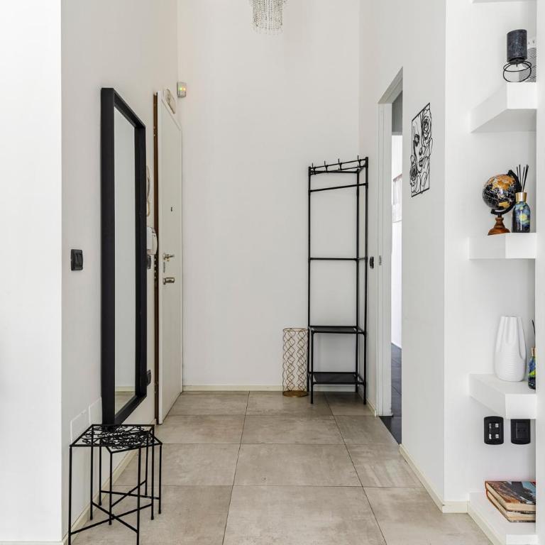 via Cagliero - Rifugio elegante vicino a Centrale - Appartamento con 3 Camere da Letto - 18