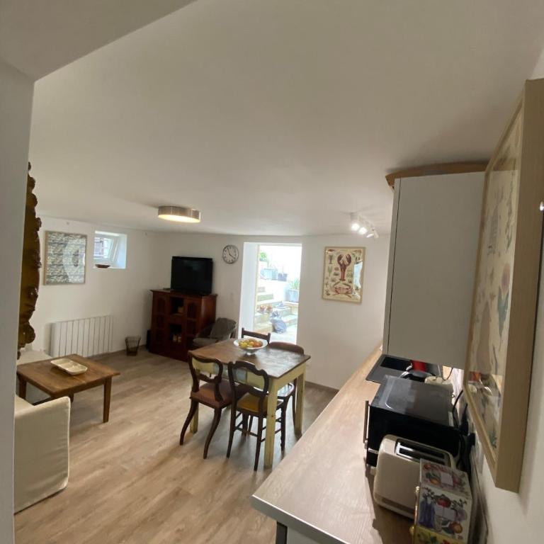 2 bedrooms, 3 beds, private terrace, 30 m from central beach - Appartement 2 Chambres - 14