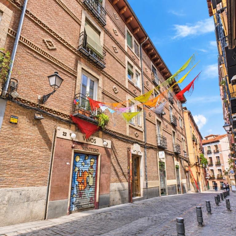 Lujo en Madrid Centro Plaza Mayor Wifi AC Exterior 4pax calle Almendro - Apartamento de 1 dormitorio - 2