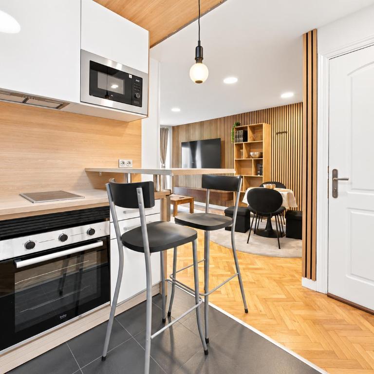 Lujo en Madrid Centro Plaza Mayor Wifi AC Exterior 4pax calle Almendro - Apartamento de 1 dormitorio - 3