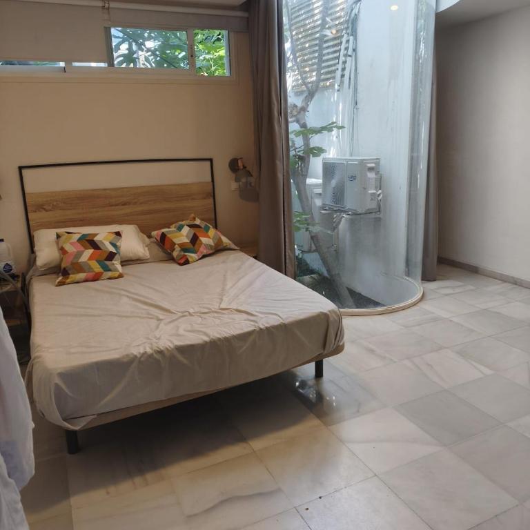 Duplex Carlota- 3-Bedroom Duplex for 6 with 3 Bathrooms and AC - Apartment - 5