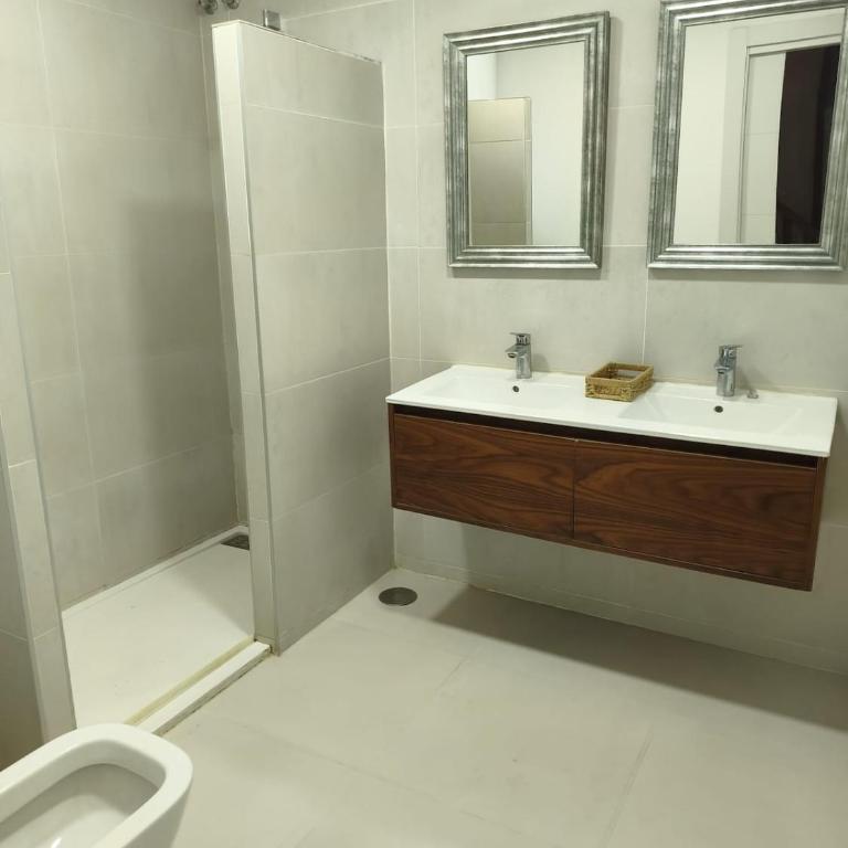 Duplex Carlota- 3-Bedroom Duplex for 6 with 3 Bathrooms and AC - Apartment - 7