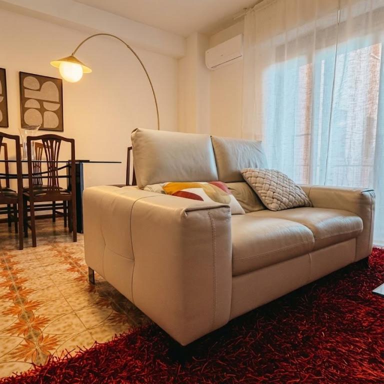 Castel House - 3 Bedrooms e 2 Bathrooms - AC, sleeps up to 6 - Appartamento con 3 Camere da Letto - 3